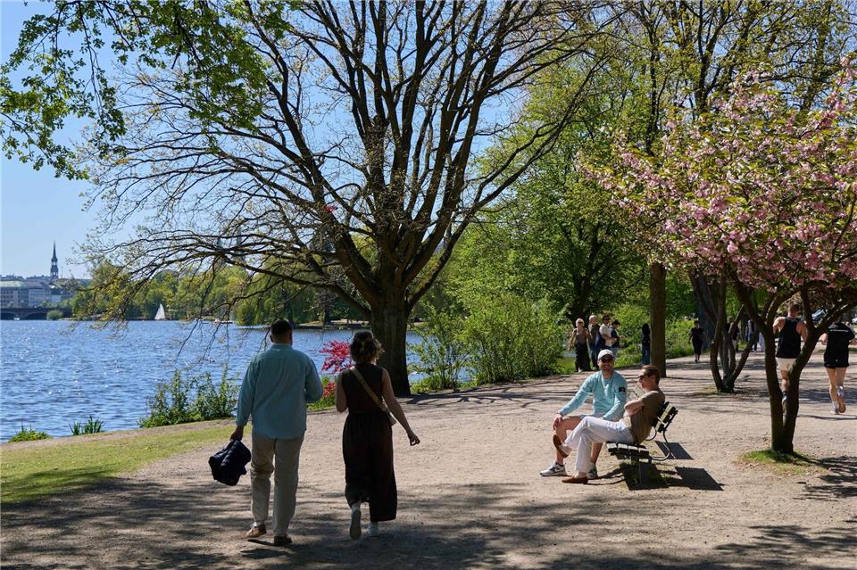 Der Frühling zeigte sich laut DWD von seiner sommerlichen Seite. (Archivbild)Georg Wendt/dpa