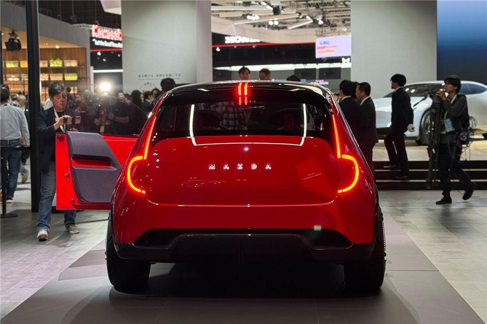 Mazda zeigt charmanten Mini und reizvollen Gran Turismo Der Fünftürer Vision X-Compact von Mazda zeigt sich mit markanten Rückleuchten.Thomas Geiger/dpa-tmn