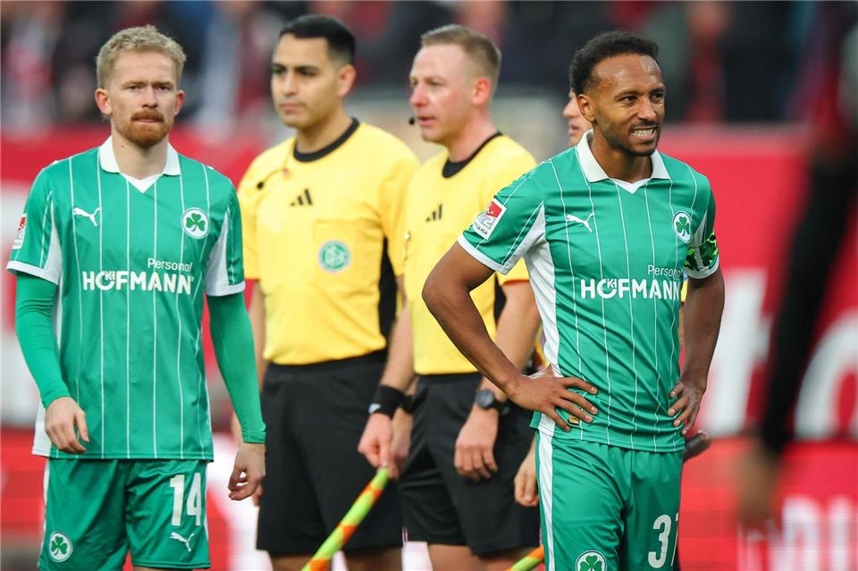 Der Fürther Julian Green (r) ist wieder fit. (Archivbild)Daniel Karmann/dpa