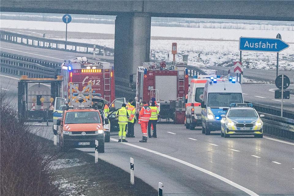 Der Fund auf der Autobahn hatte eine längere Komplettsperrung der Fernstraße zur Folge. (Archivbild)Armin Weigel/dpa