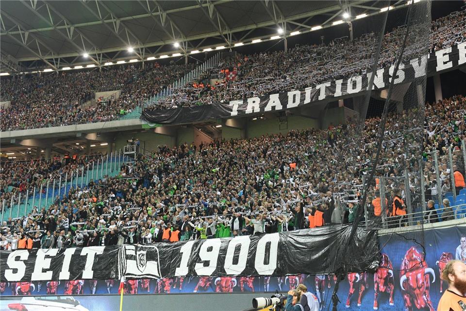 Der Gäste-Fanblock im Leipziger Stadion.picture alliance / ZB