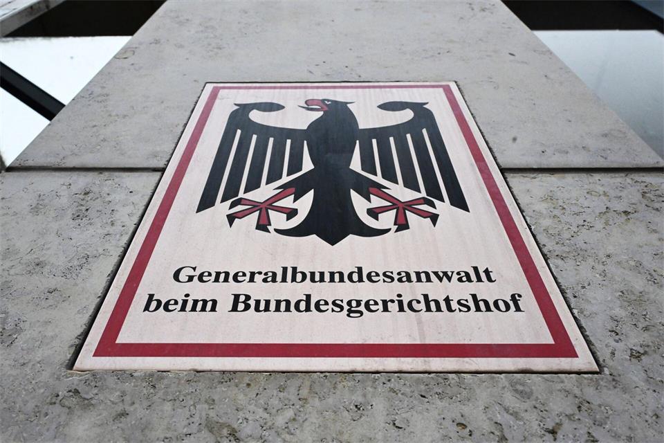 Der Generalbundesanwalt ermittelt bislang nicht zu den bei Wunstorf gefundenen Drohnenteilen, hat den Fall aber im Blick. (Archivfoto)Uli Deck/dpa