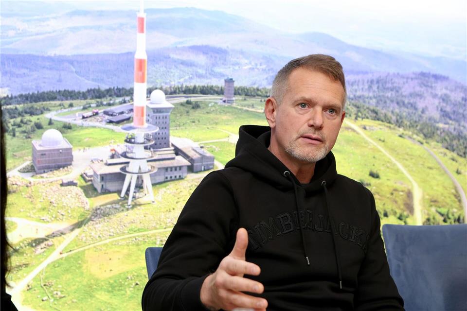 Der Geschäftsführer der Timberjacks Holding, Thomas Kemner, will moderne Gastlichkeit, Naturerlebnis und Rücksicht auf die Umwelt verbinden. (Archivbild)Matthias Bein/dpa