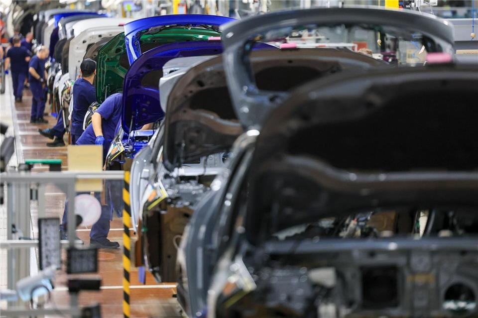 Der Gewinn der deutschen Autobauer sackte in den ersten neun Monaten deutlich ab. (Symbolbild)Jan Woitas/dpa