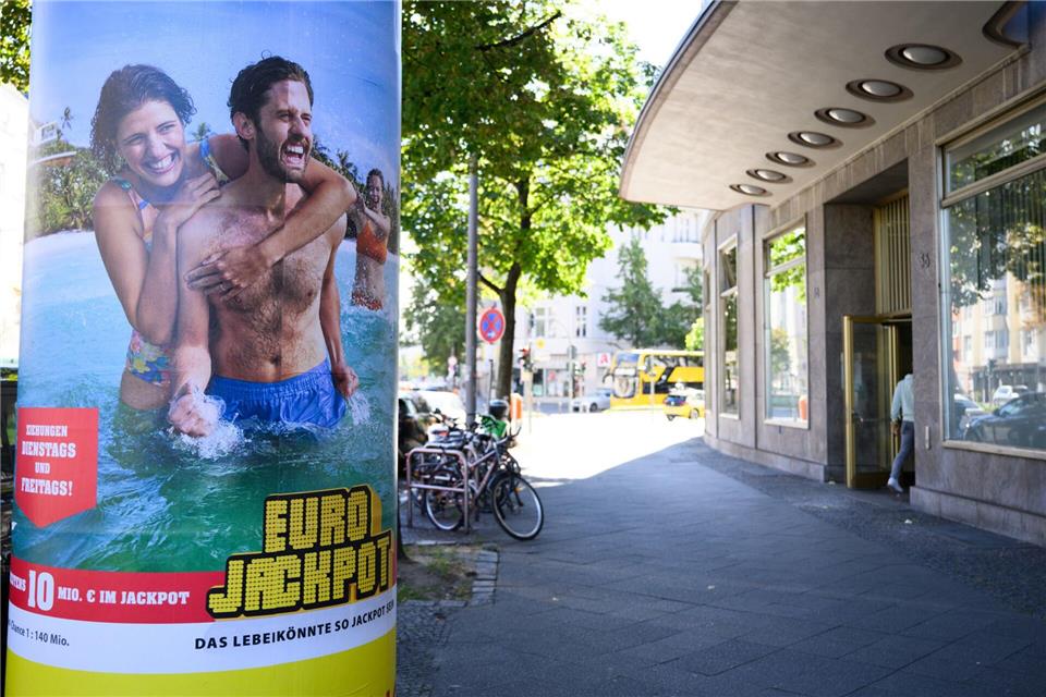 Der Gewinner des Eurojackpots in Berlin hat sich gemeldet. (Archivfoto)Bernd von Jutrczenka/dpa