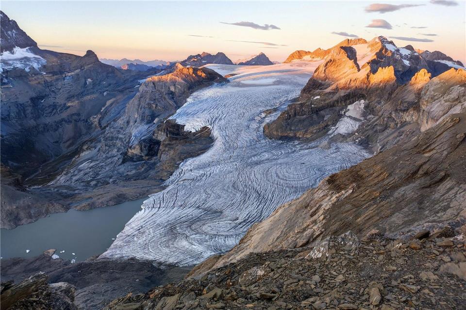 Der Gletscher Claridenfirn im Schweizer Kanton Glarus war im September 2025 komplett schneefrei.Matthias Huss/Glamos Gletschermessnetz/Akademie der Naturwissenschaften Schweiz (SCNAT)/dpa