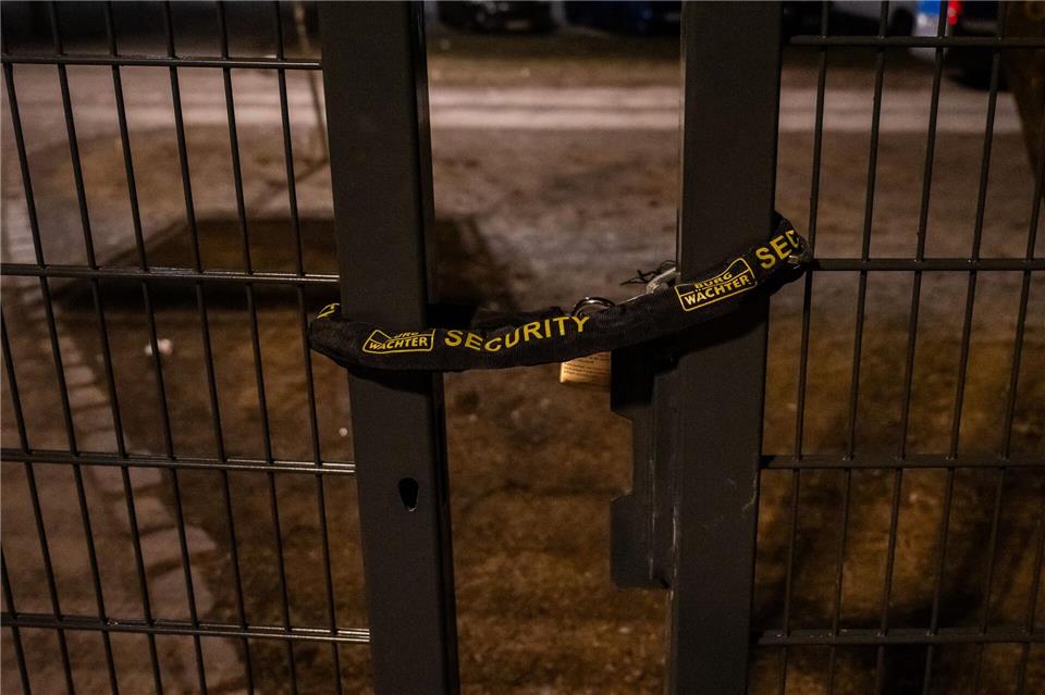 Der Görlitzer Park in Kreuzberg wird künftig an jedem Abend für die Nacht verschlossen.  Christophe Gateau/dpa