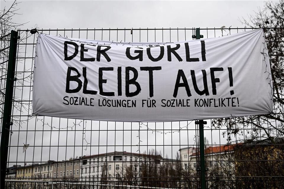 Der Görlitzer Park soll ab Sonntag in der Nacht geschlossen werden, die Gewerkschaft der Polizei befürchtet Konflikte.Britta Pedersen/dpa