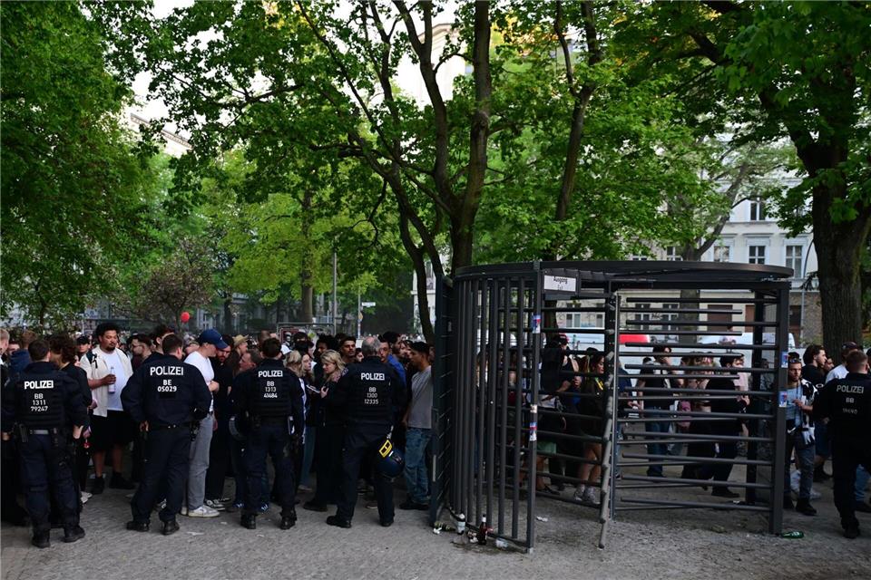 Der Görlitzer Park wurde wegen des großen Andrangs geschlossen.Fabian Sommer/dpa