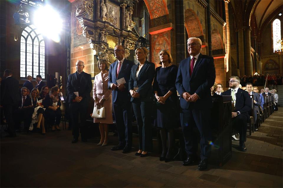 Der Gottesdienst drehte sich um die Bremer Stadtmusikanten.Moritz Frankenberg/dpa-Pool/dpa