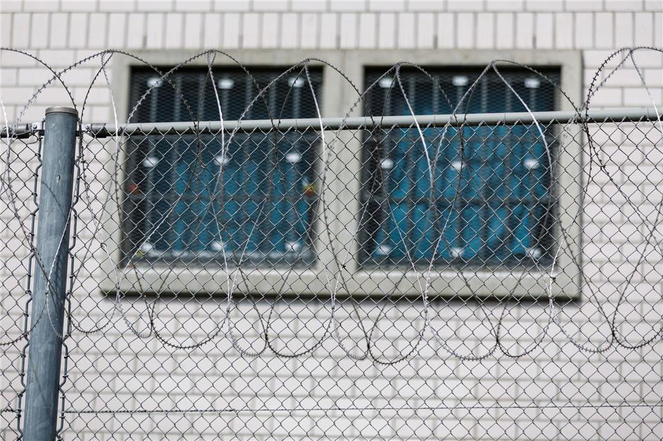 Der Großteil der Haftplätze in Bayern war in diesem Jahr belegt. (Symbolbild)Daniel Karmann/dpa