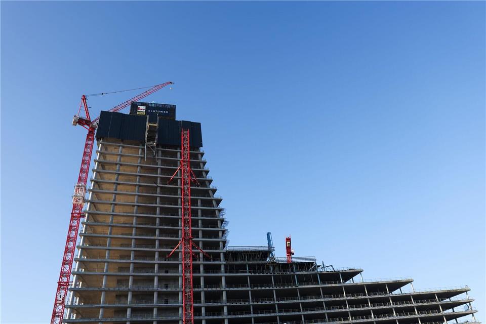 Der Gründer der Drogeriemarktkette Rossmann, Dirk Roßmann, beteiligt sich am geplanten Weiterbau des Hamburger Elbtowers.Christian Charisius/dpa