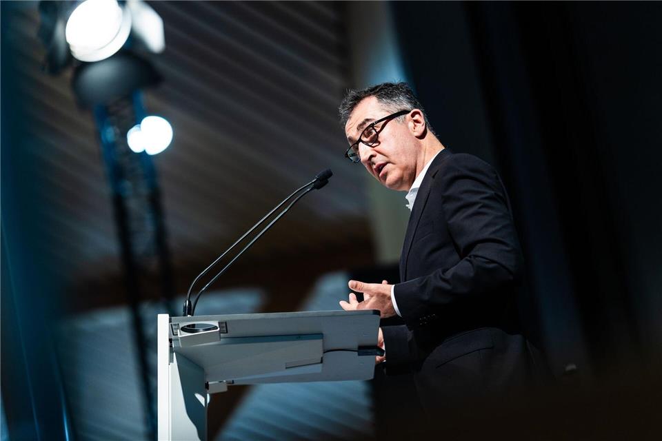 Der Grünen-Politiker Cem Özdemir soll am Mittwoch zum nächsten Ministerpräsidenten von Baden-Württemberg gewählt werden.Christoph Schmidt/dpa