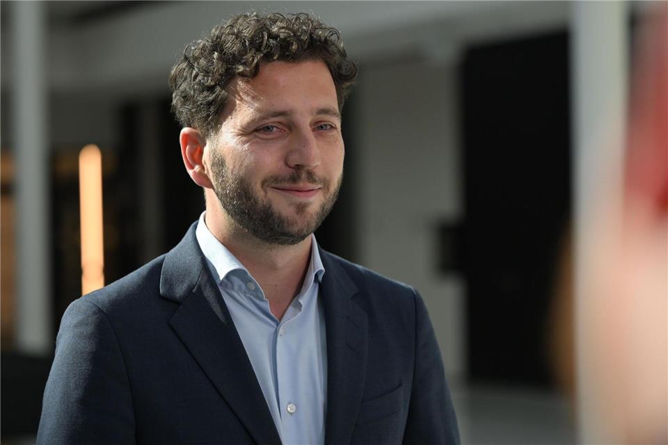 Der Grünen-Vorsitzende Felix Banaszak leistet ungewöhnliche Wahlkampfhilfe. (Archivbild)Shireen Broszies/dpa