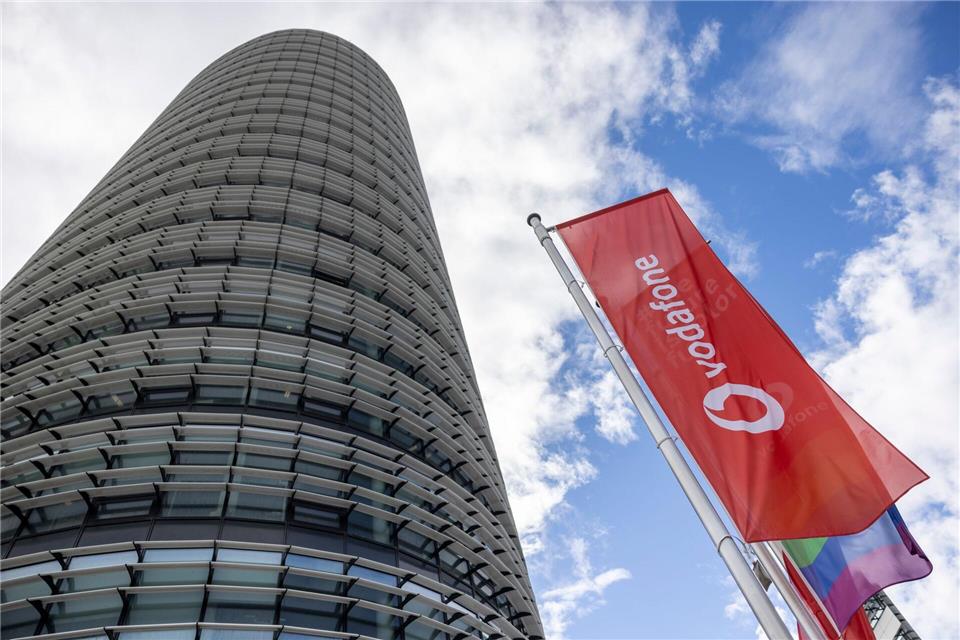 Der Grund, dass Vodafone wieder etwas mehr Geld in die Kassen bekommt, ist die Zusammenarbeit mit dem Wettbewerber 1&1. (Archivbild)Thomas Banneyer/dpa