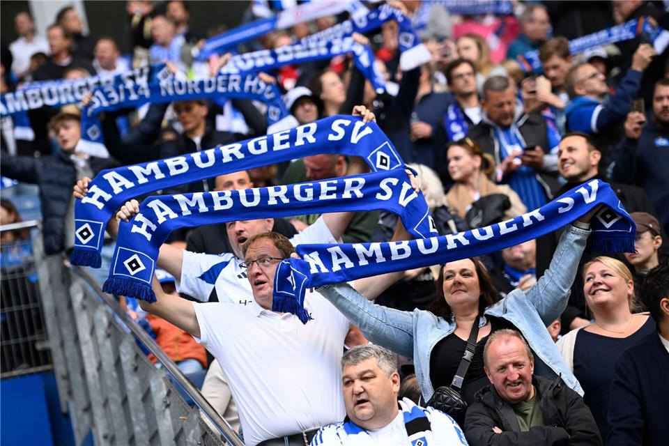 Der HSV hat den Vertrag mit seinem Hauptsponsor bis 2028 verlängert.Gregor Fischer/dpa