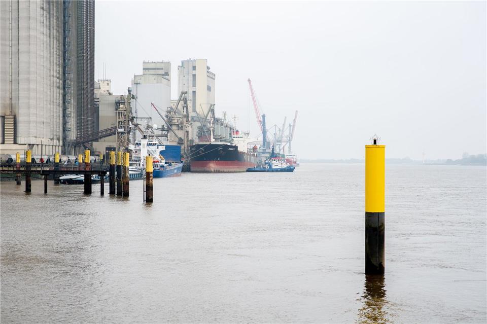 Wangerooger Inselhafen wird modernisiert - Land investiert Der Hafen in Brake soll einen neuen Schiffsliegeplatz erhalten. (Archivbild)Hauke-Christian Dittrich/dpa