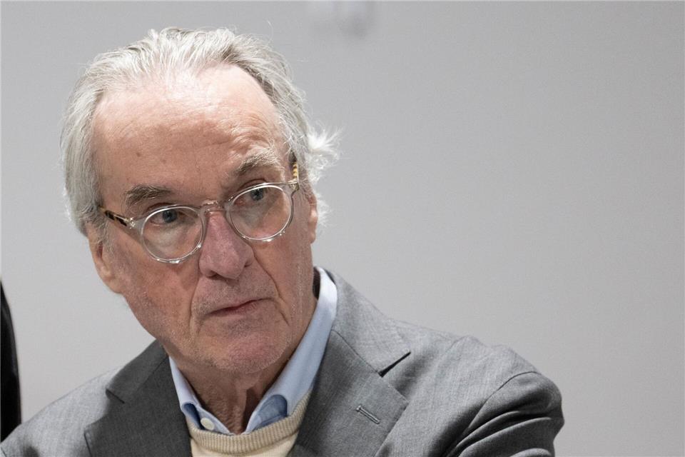 Der Hauptangeklagte Heinrich XIII. Prinz Reuß wies die Vorwürfe  gegen ihn zurück.Boris Roessler/dpa POOL/dpa