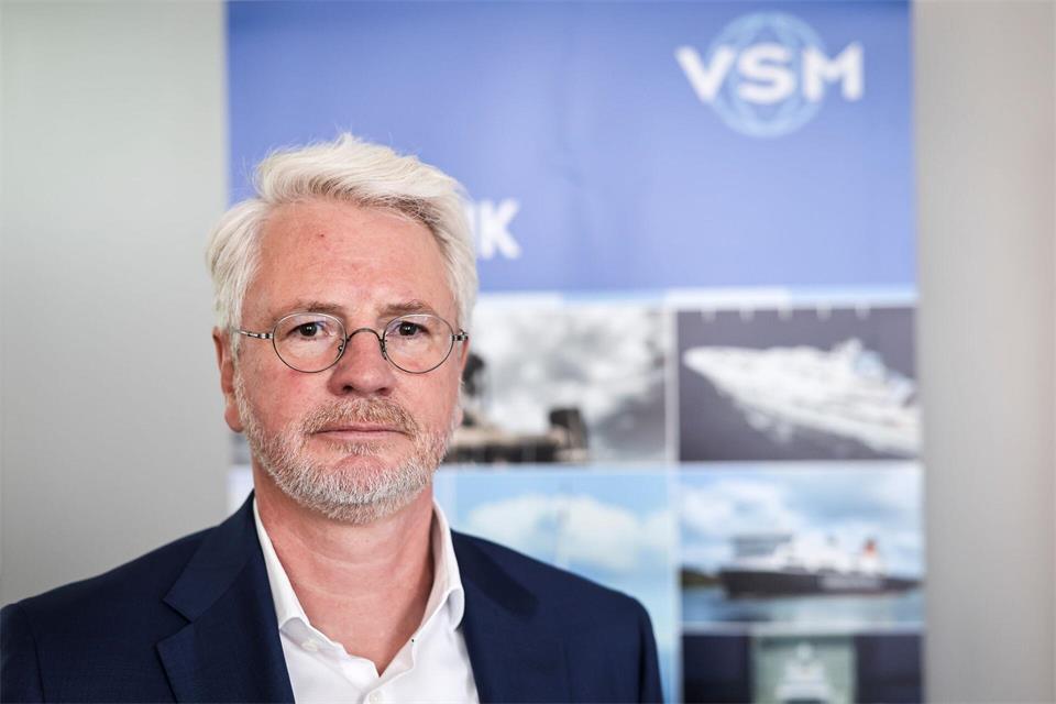 Der Hauptgeschäftsführer des Verbands für Schiffbau und Meerestechnik (VSM), Reinhard Lüken, freut sich über eine boomende Branche, warnt aber auch vor einer Regierungsbeteiligung der AfD. (Archivbild)Christian Charisius/dpa