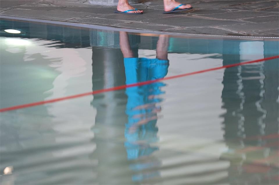 Der Haushaltsausschuss des Bundestags hat knapp vier Millionen Euro für die Sanierung Hamburger Schwimmbäder bewilligt. (Archivbild)Marcus Brandt/dpa