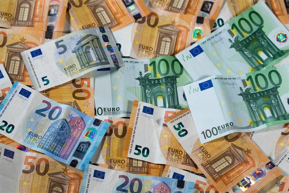 Der Haushaltsentwurf für 2027 sieht Ausgaben von 555,4 Milliarden Euro vor - mit eine Nettokreditaufnahme von 118,7 Milliarden Euro. (Symbolbild)Jens Büttner/dpa-Zentralbild/dpa