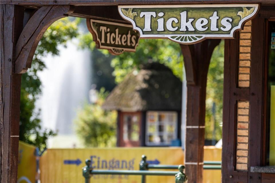 Der Heide Park in Soltau gehört zu den Attraktionen für einen Osterurlaub in Niedersachsen. Philipp Schulze/dpa