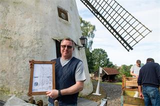 Der Heimatverein Reken räumt die Mühle für die bevorstehende Sanierung aus.