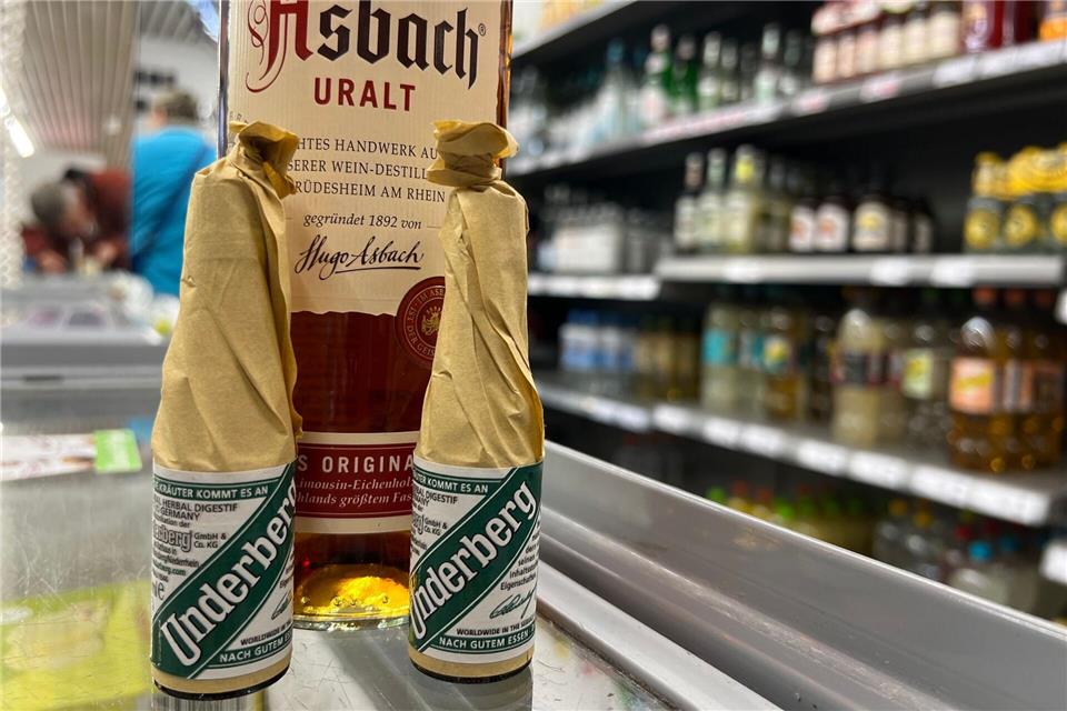 Der Hersteller des Kräuterbitters Underbach und des Weinbrands Asbach Uralt hat weniger Geld in die Kasse bekommen. (Archivbild)Wolf von Dewitz/dpa
