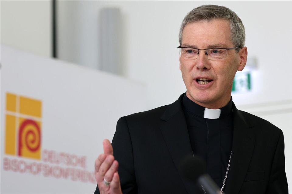 Der Hildesheimer Bischof Heiner Wilmer ist zum Vorsitzenden der Deutschen Bischofskonferenz gewählt worden.Daniel Löb/dpa