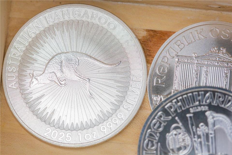 Der Höhenflug beim Silberpreis hat seit Anfang Dezember deutlich an Tempo gewonnen. (Archivbild)Fernando Gutierrez-Juarez/dpa