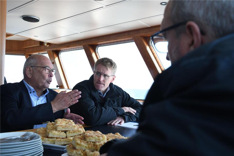 Der Hörnumer Hafen ist seit Jahren sanierungsbedürftig. Muschelzüchter und Ausflugsschiffer sehen dessen Existenz gefährdet.Lea Albert/dpa