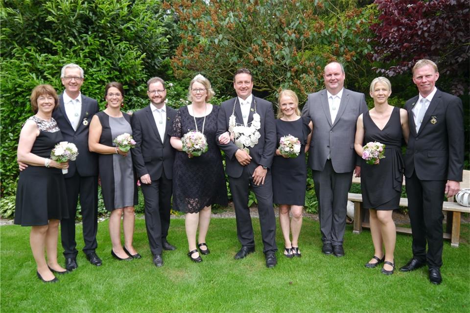 Der Hovesather Thron mit König Guido Dowe und Königin Annette Deelmann.
