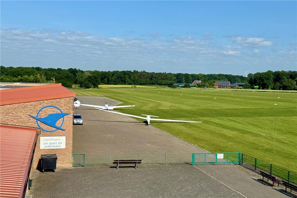 Der Hoxfelder Flugplatz besteht seit 50 Jahren.