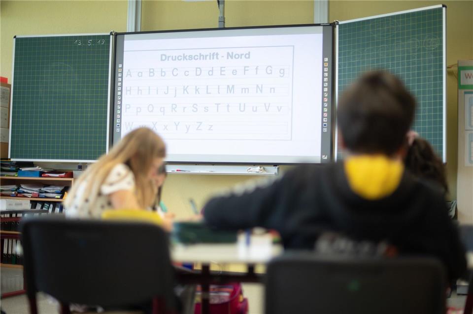 Bildungstrend 2024: Saarland unter Bundesdurchschnitt Der IQB-Bildungstrend ist nach Ansicht der saarländischen Bildungsministerin kein Grund zur Resignation, sondern ein Auftrag zum Handeln. (Symbolfoto)Sebastian Gollnow/dpa