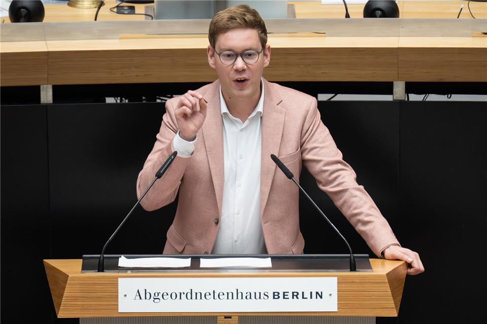 Der Innenpolitikexperte der grünen Fraktion im Abgeordnetenhaus, Vasili Franco, fordert Verbesserungen beim Katastrophenschutz in Berlin. (Archivbild)Sebastian Christoph Gollnow/dpa