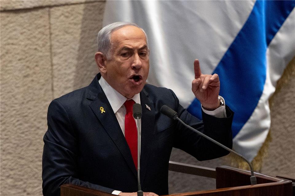 Der Internationale Strafgerichtshof hat Haftbefehl gegen Israels Regierungschef Benjamin Netanjahu wegen mutmaßlicher Kriegsverbrechen im Gaza-Krieg erlassen (Archivbild). Ohad Zwigenberg/AP/dpa