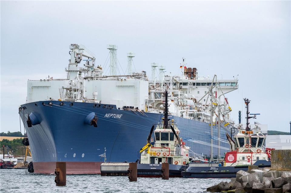 Der Iran-Konflikt hat sich auf den LNG-Lieferbetrieb nach Rügen ausgewirkt, sagt der dortige Terminalbetreiber.Stefan Sauer/dpa
