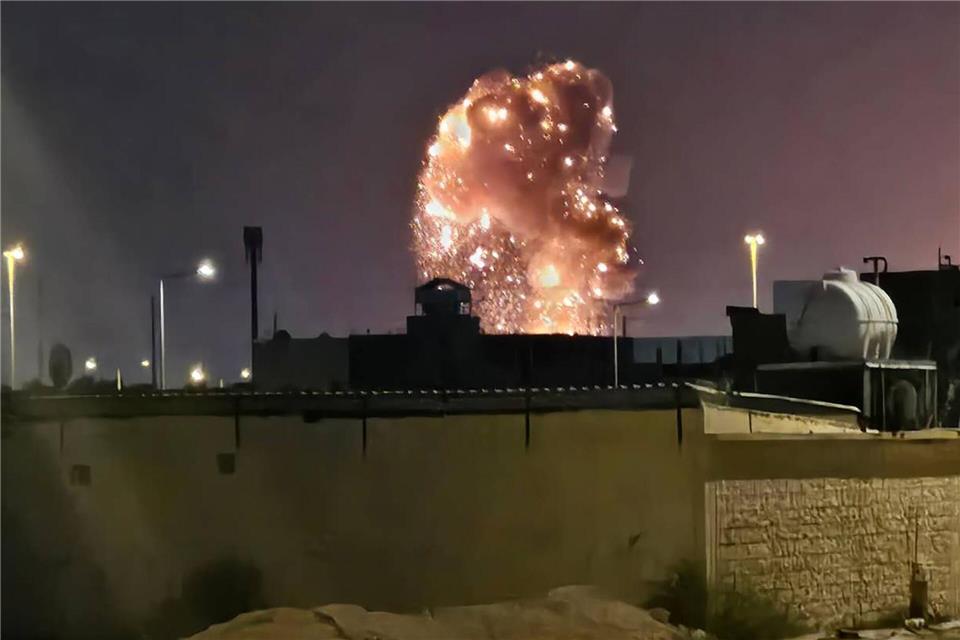 Der Iran greif die Golfländer an.-/Xinhua/dpa