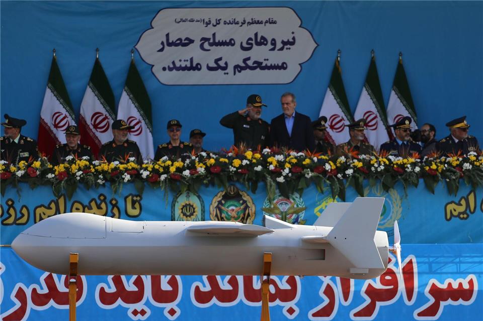 Der Iran produziert massenweise Drohnen: Die vergleichsweise günstigen Fluggeräte sind eine große Herausforderung für die gegnerische Flugabwehr. (Archivbild)Rouzbeh Fouladi/ZUMA Press Wire/dpa