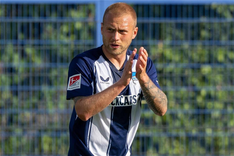 Der Isländer Thorsteinsson ist fit für das Spiel in Hannover. Soeren Stache/dpa