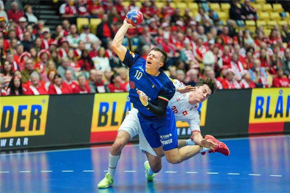 Der Italiener Marco Mengon vom TVB Stuttgart fällt mit Kreuzbandriss aus. (Archivbild).Soeren Stache/dpa