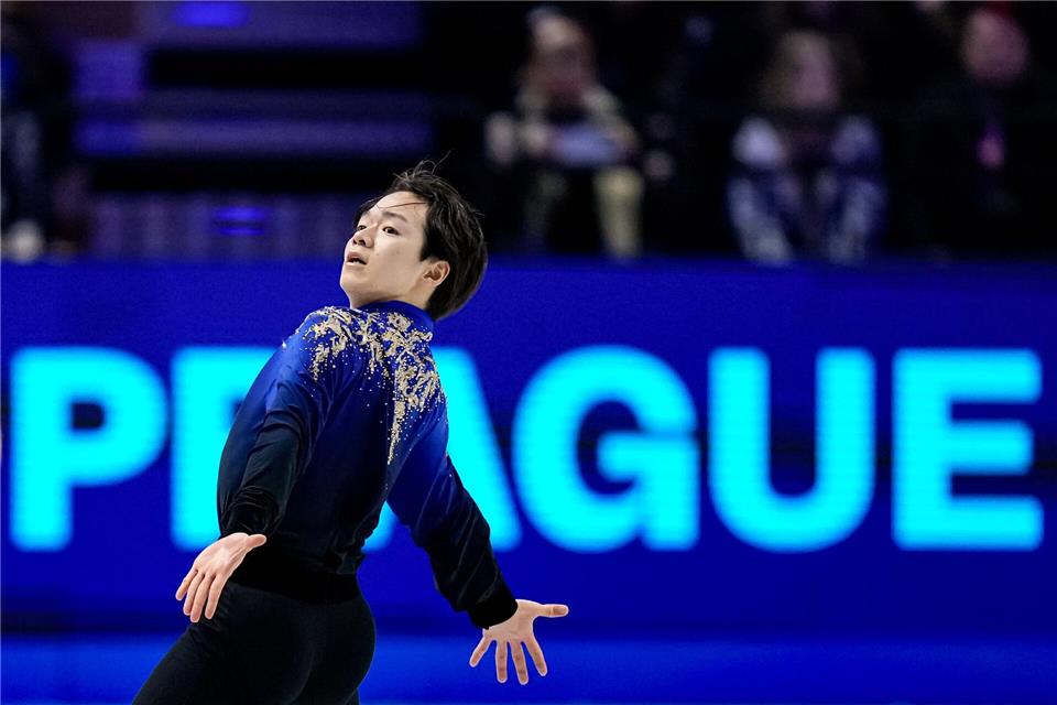 Der Japaner Yuma Kagiyama belegte hinter Malinin Platz zwei bei der WM.Petr David Josek/AP/dpa