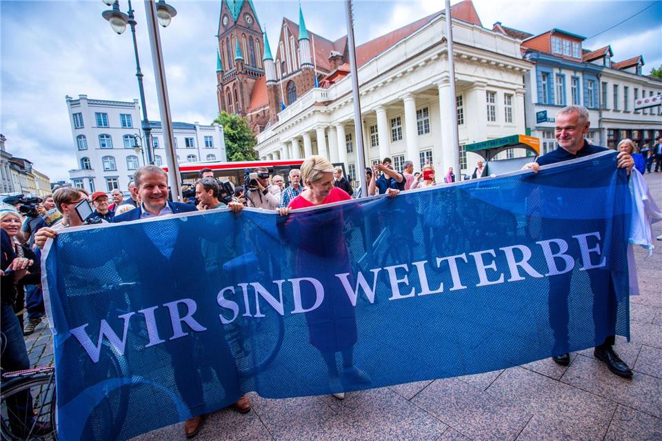 Der Jubel war groß, als Schwerin es am 27. Juli 2024 auf die Unesco-Welterbeliste schaffte. (Archivbild)Jens Büttner/dpa