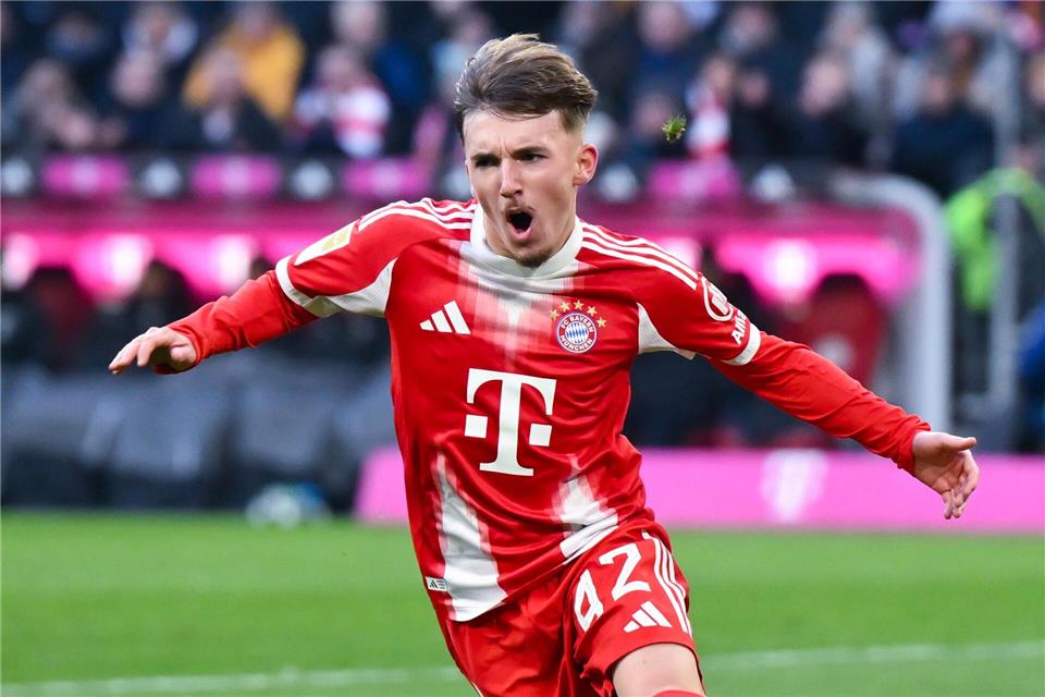 Der Jüngste geht voran: Lennart Karl jubelt nach seinem Tor zum 1:2. Sven Hoppe/dpa