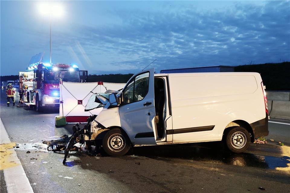 Der Jugendliche starb noch an der Unfallstelle. Ralf Hettler/dpa