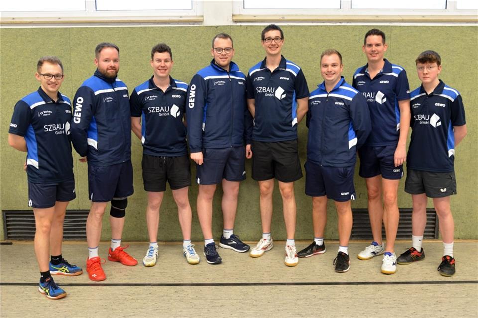 Der Kader des Tischtennis-Landesligisten TV Borken mit Robin Halicki, Thorsten Deelmann, Jannik Weidemann, Hendrik Stenkamp, David Riethmann, Tobias Klöpper, Michael Kuth uund Jan-Hendrik Leidner (von links).