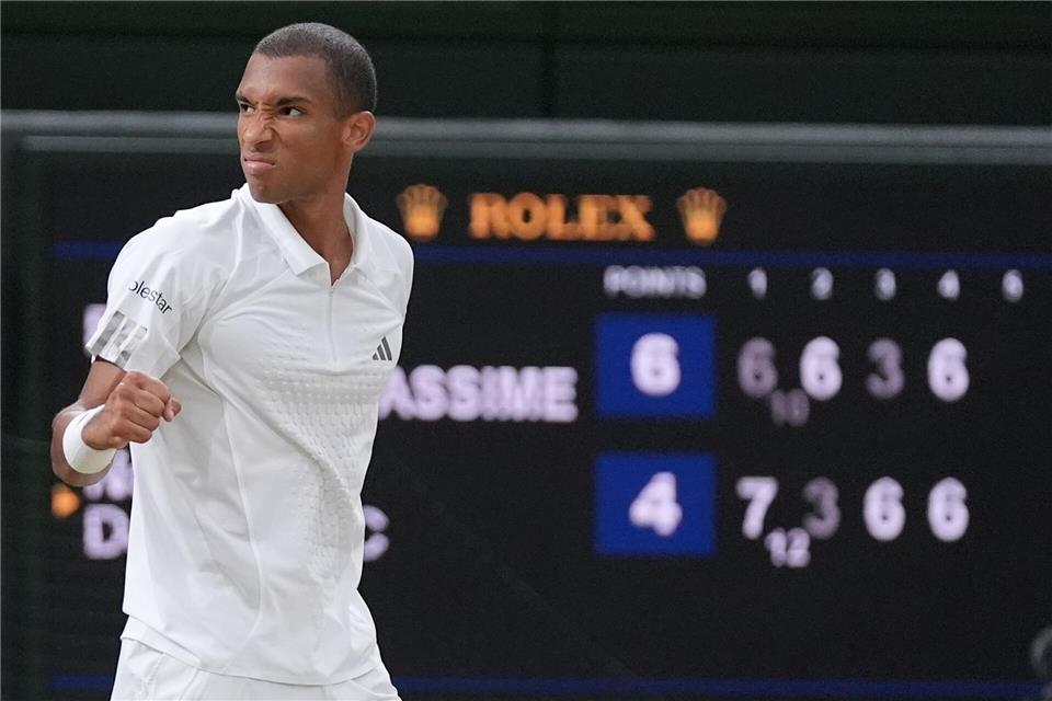 Der Kanadier Felix Auger-Aliassime verlangte Novak Djokovic alles ab.Maja Smiejkowska/AP/dpa