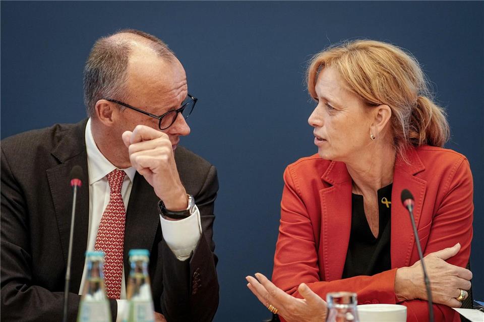 Der Kanzler stellt sich hinter Sparpläne der Familienministerin beim staatlichen Unterhaltsvorschuss - kündigt aber weitere Gespräche an. (Archivbild)Kay Nietfeld/dpa