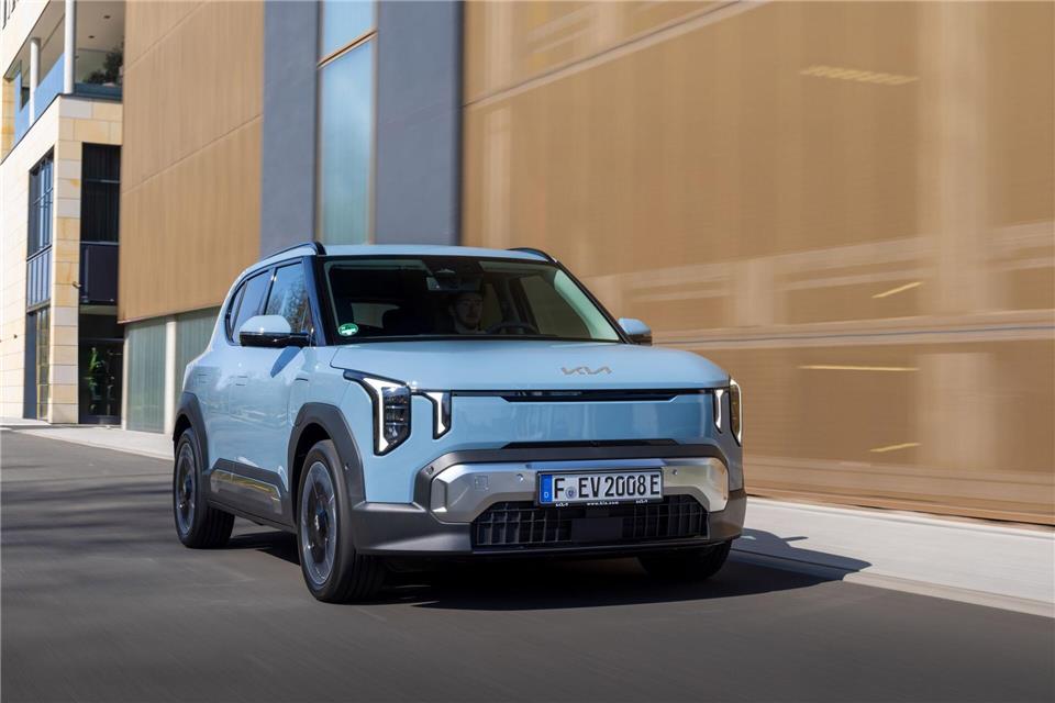 Der Kia EV2 ist noch recht frisch auf dem Markt und eignet sich für Stadt und Alltag. Lena Willgalis/Kia/dpa-tmn