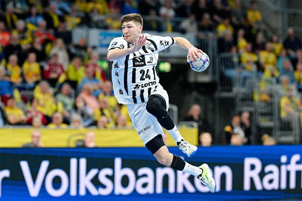 Der Kieler Lukas Zerbe sah im Spiel gegen Frisch Auf Göppingen die Rote Karte. (Archivbild)Uwe Anspach/dpa